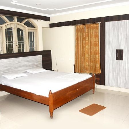 Hotel Trinath Nayagarh Eksteriør billede