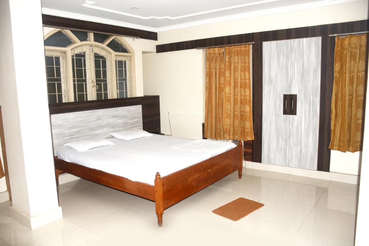Hotel Trinath Nayagarh Eksteriør billede